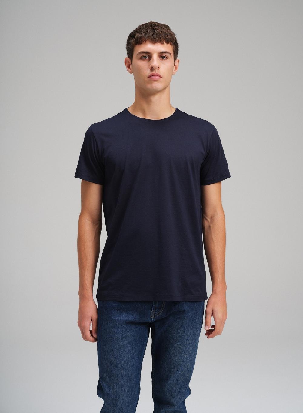 Etiqueta negra Remera luxury cuello U