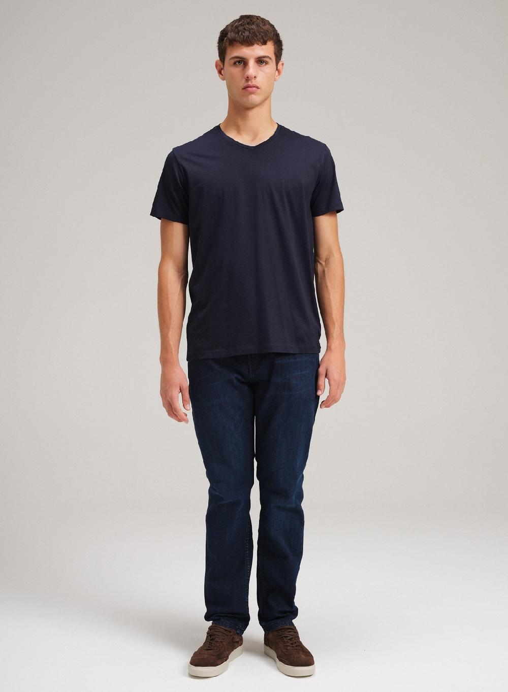 Etiqueta negra Remera luxury cuello V