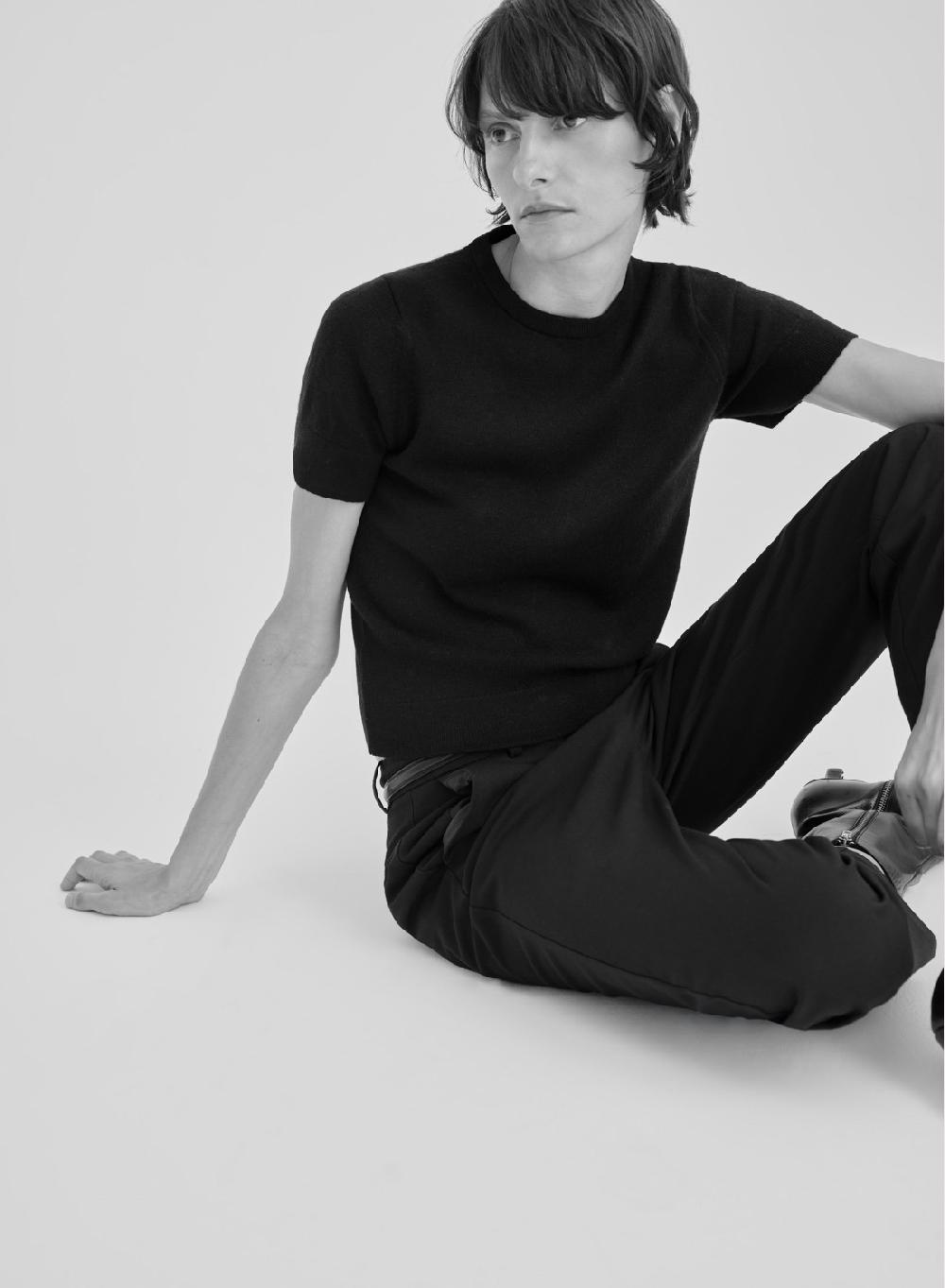 Etiqueta negra Remera tejida lana cashmere