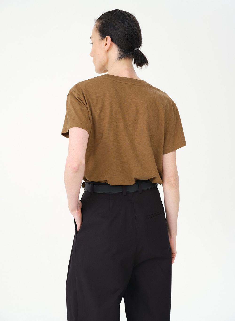 Etiqueta Negra Remera V Flame