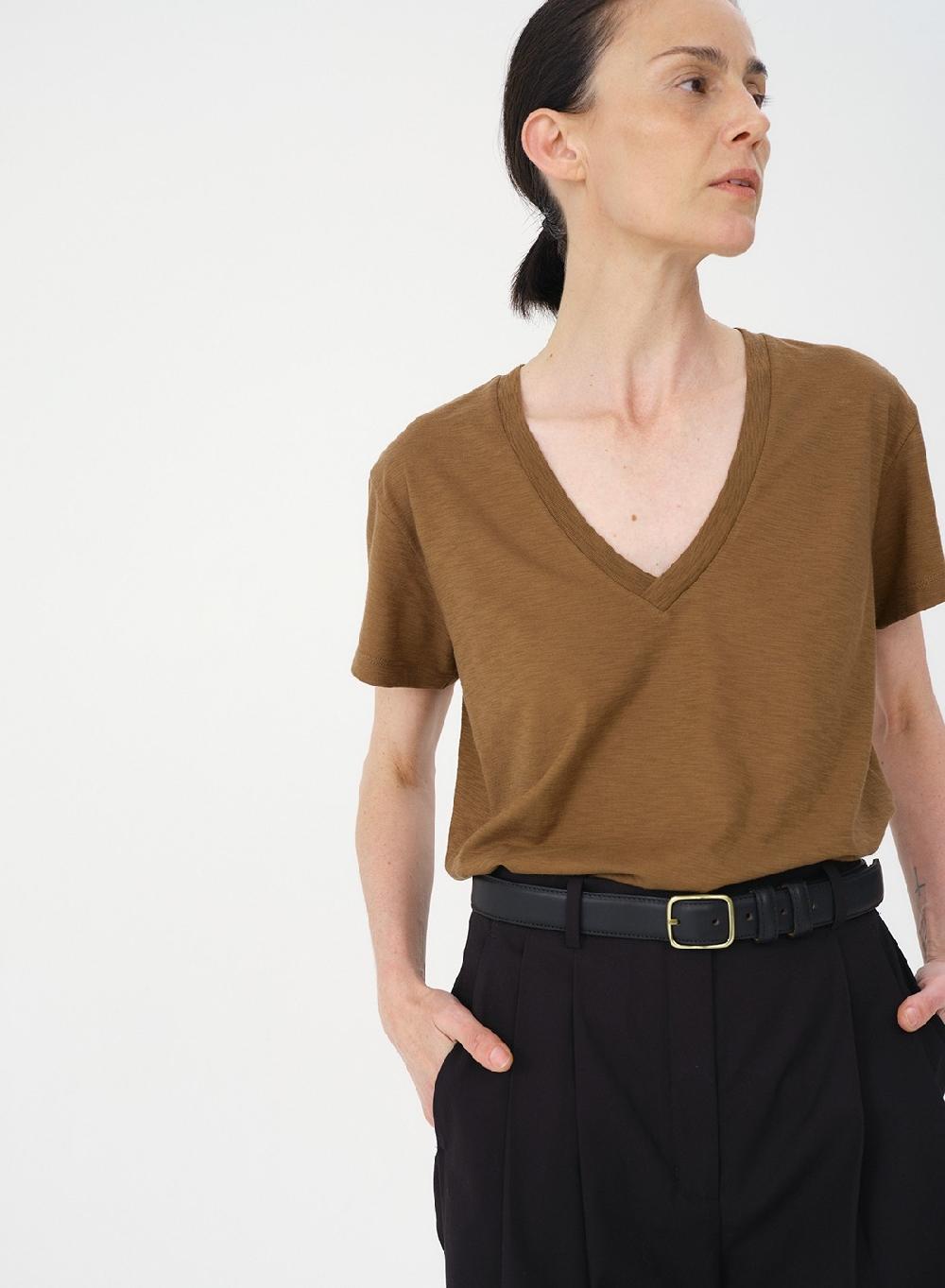 Etiqueta Negra Remera V Flame