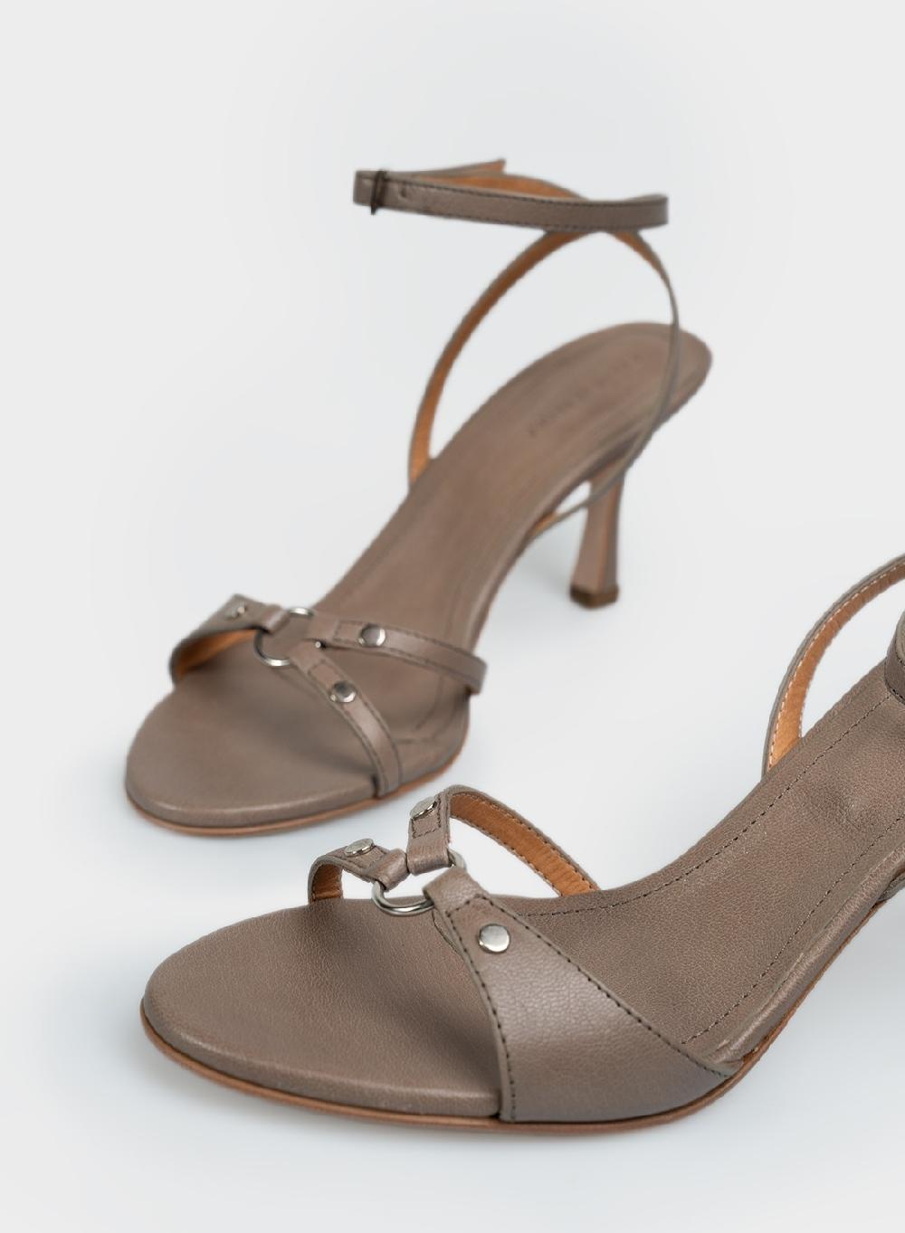 Etiqueta Negra Sandalia Arandela