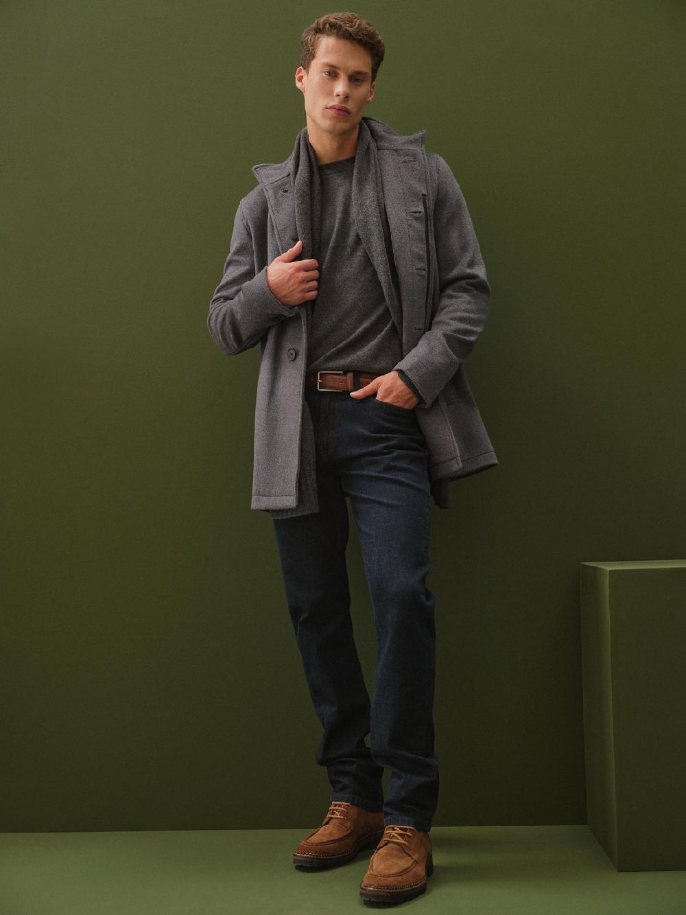 Etiqueta negra Sobretodo mao cartera tapada