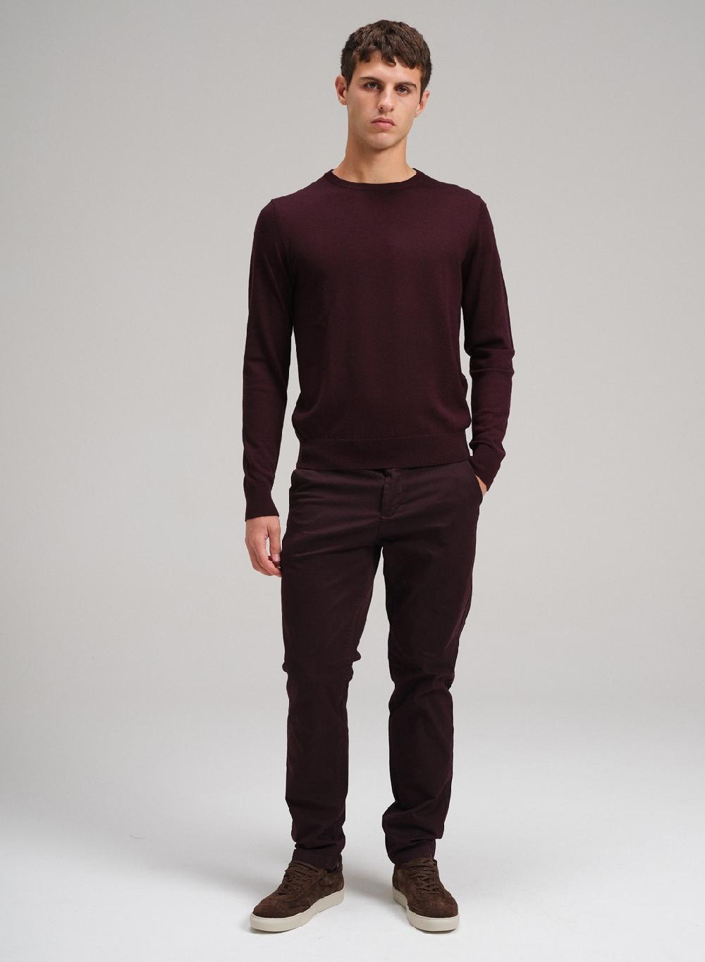 Etiqueta negra Sweater cuello U merino