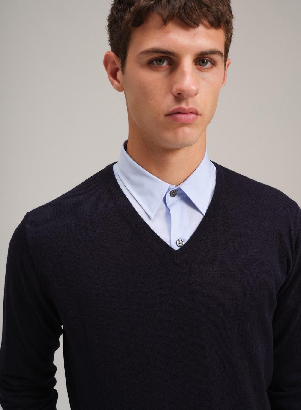 Etiqueta Negra Sweater Cuello V Algodon Cashmere