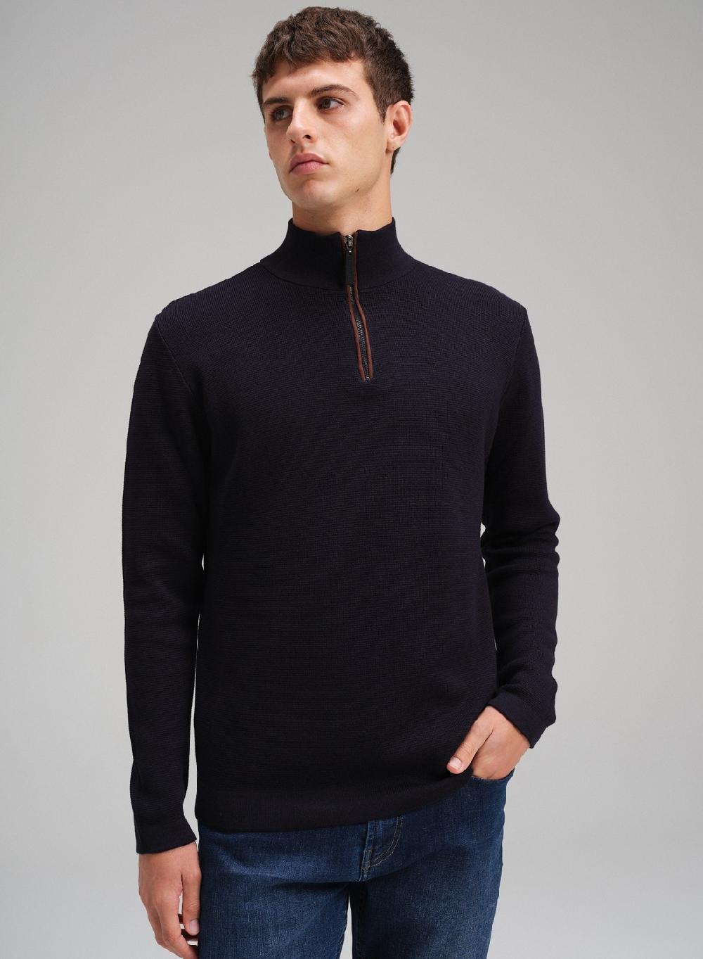 Etiqueta negra Sweater media polera cierre Ottoman