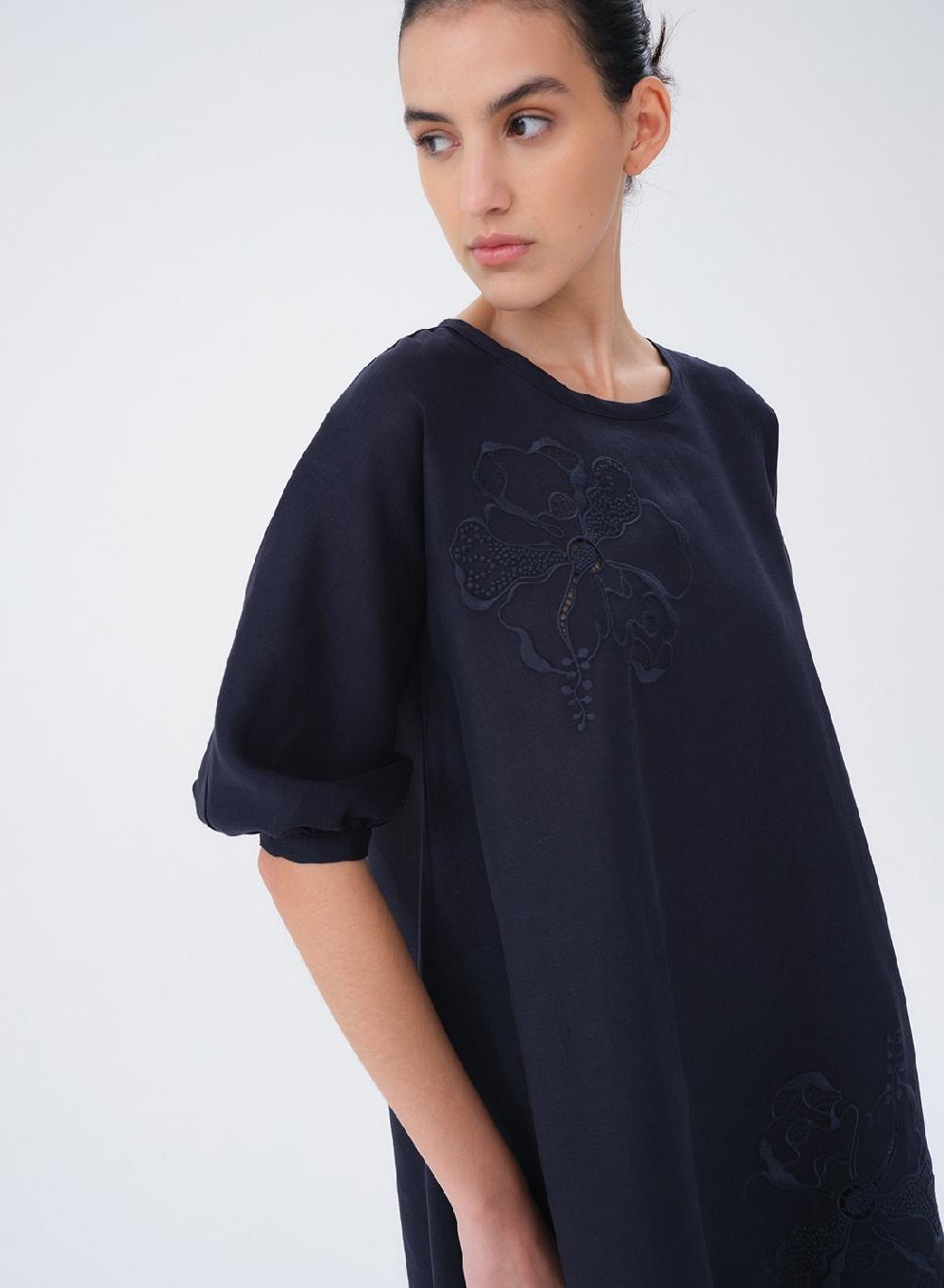 Etiqueta negra VESTIDO BORDADO LINO