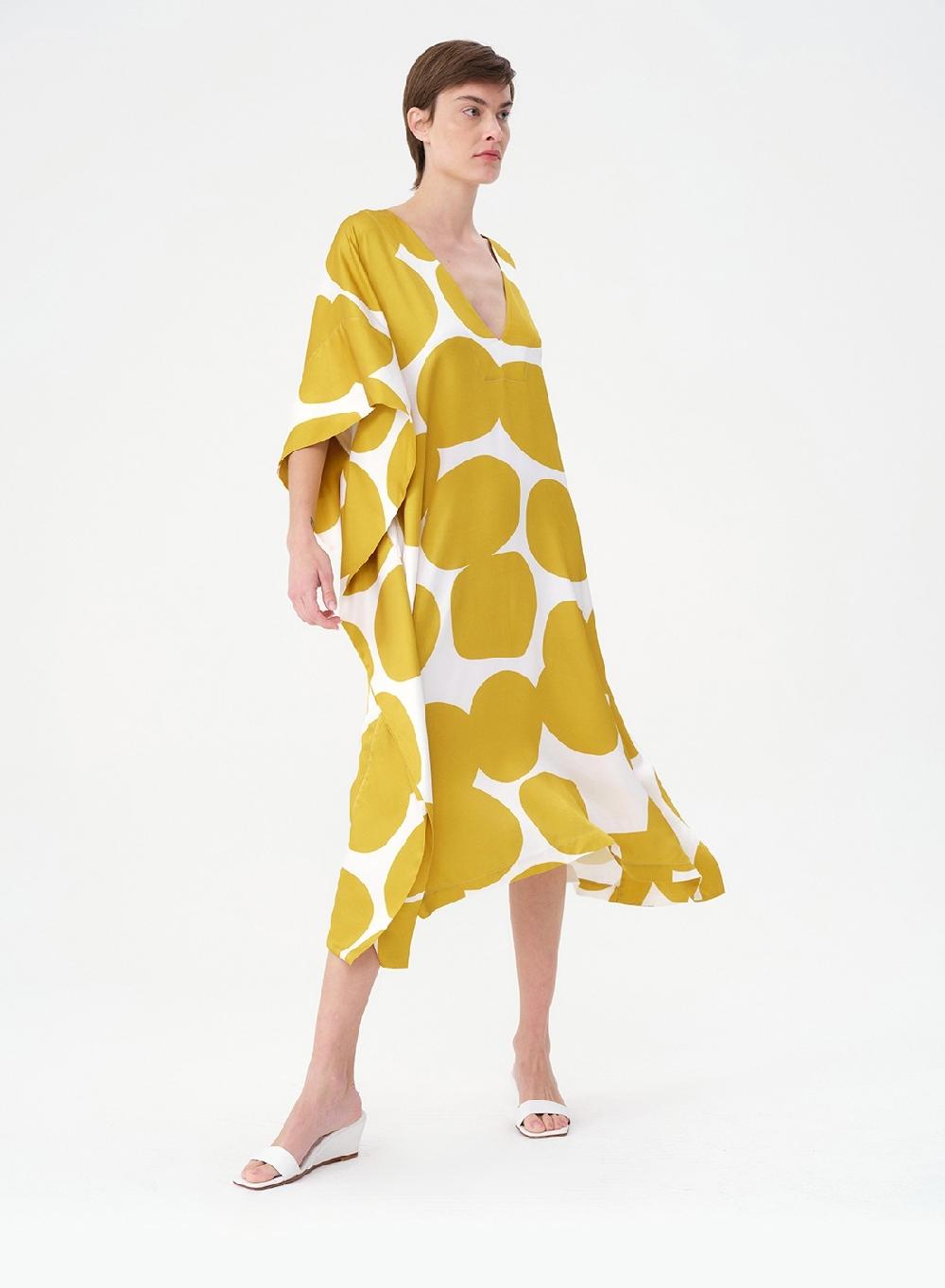 Etiqueta negra VESTIDO SATEN ESTAMPADO