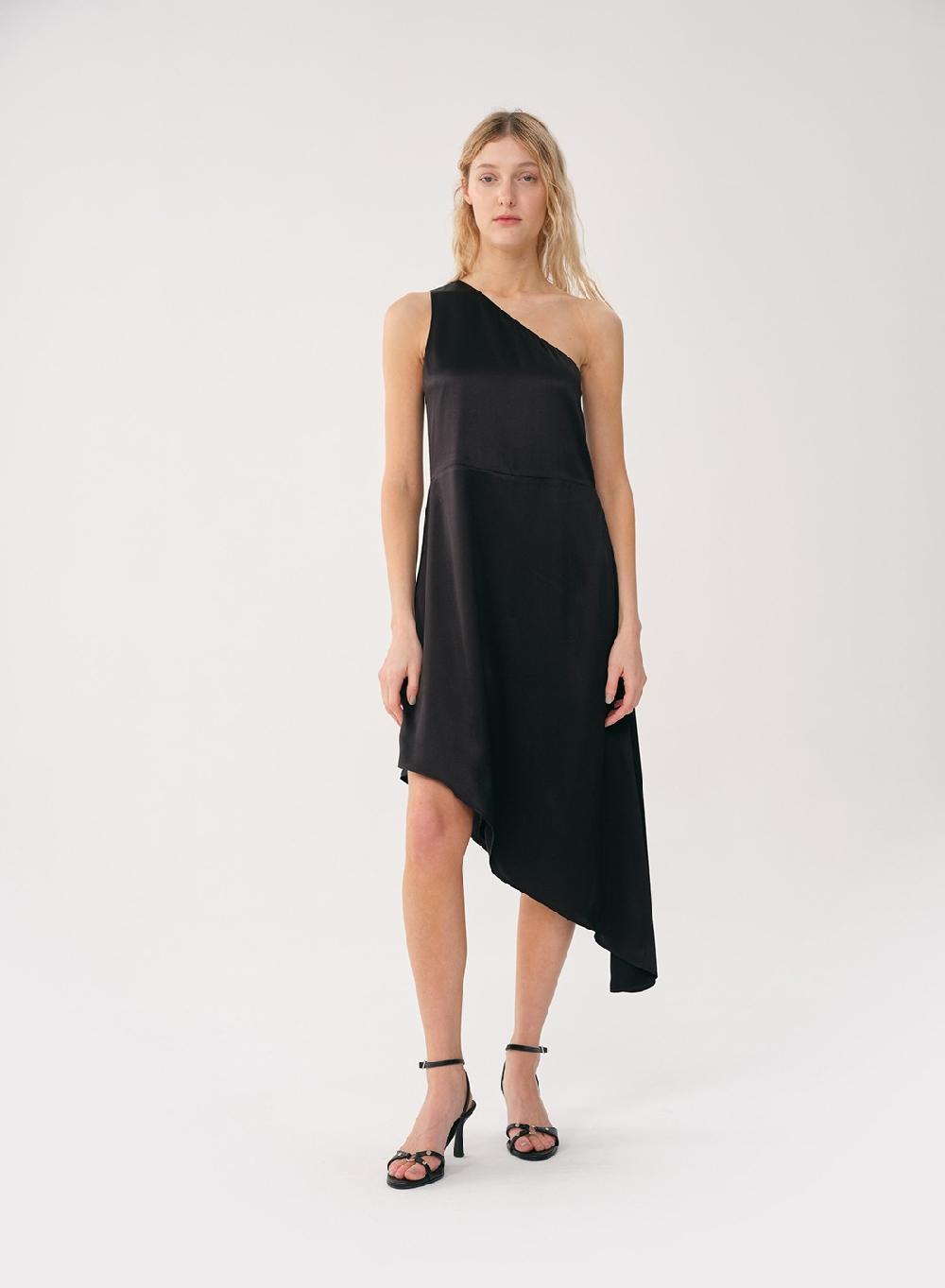 Etiqueta negra VESTIDO UN HOMBRO SEDA