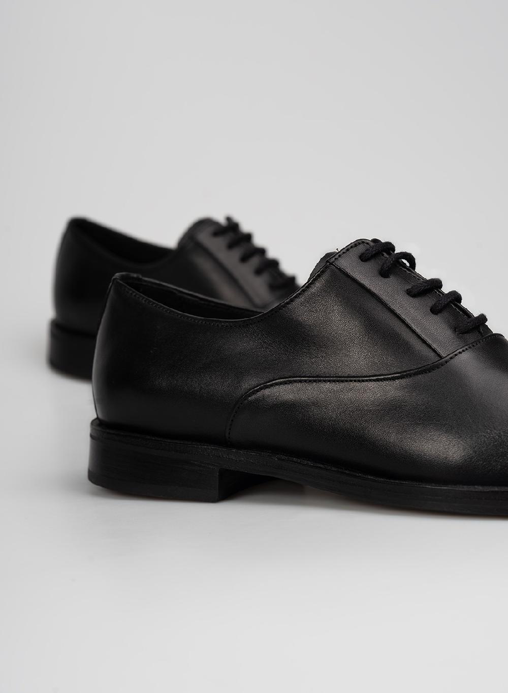 Etiqueta Negra Zapato Abotinado