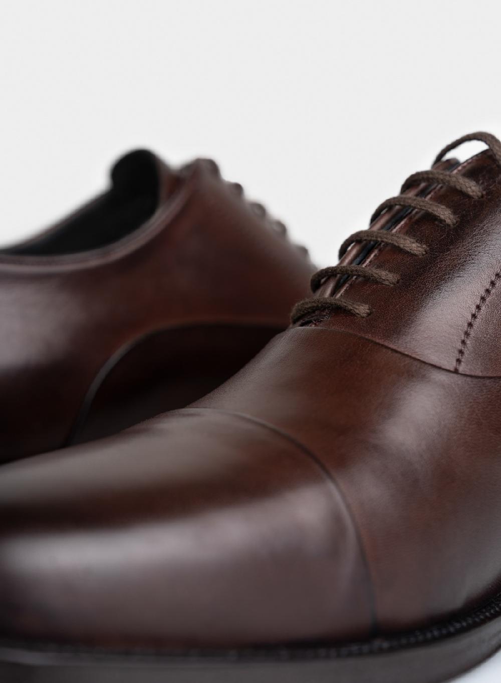 Etiqueta Negra Zapato Acordonado Recorte Y Puntera