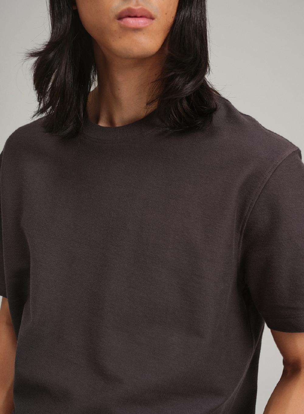 Etiqueta Negra Remera Cuello U French Terry Liviano