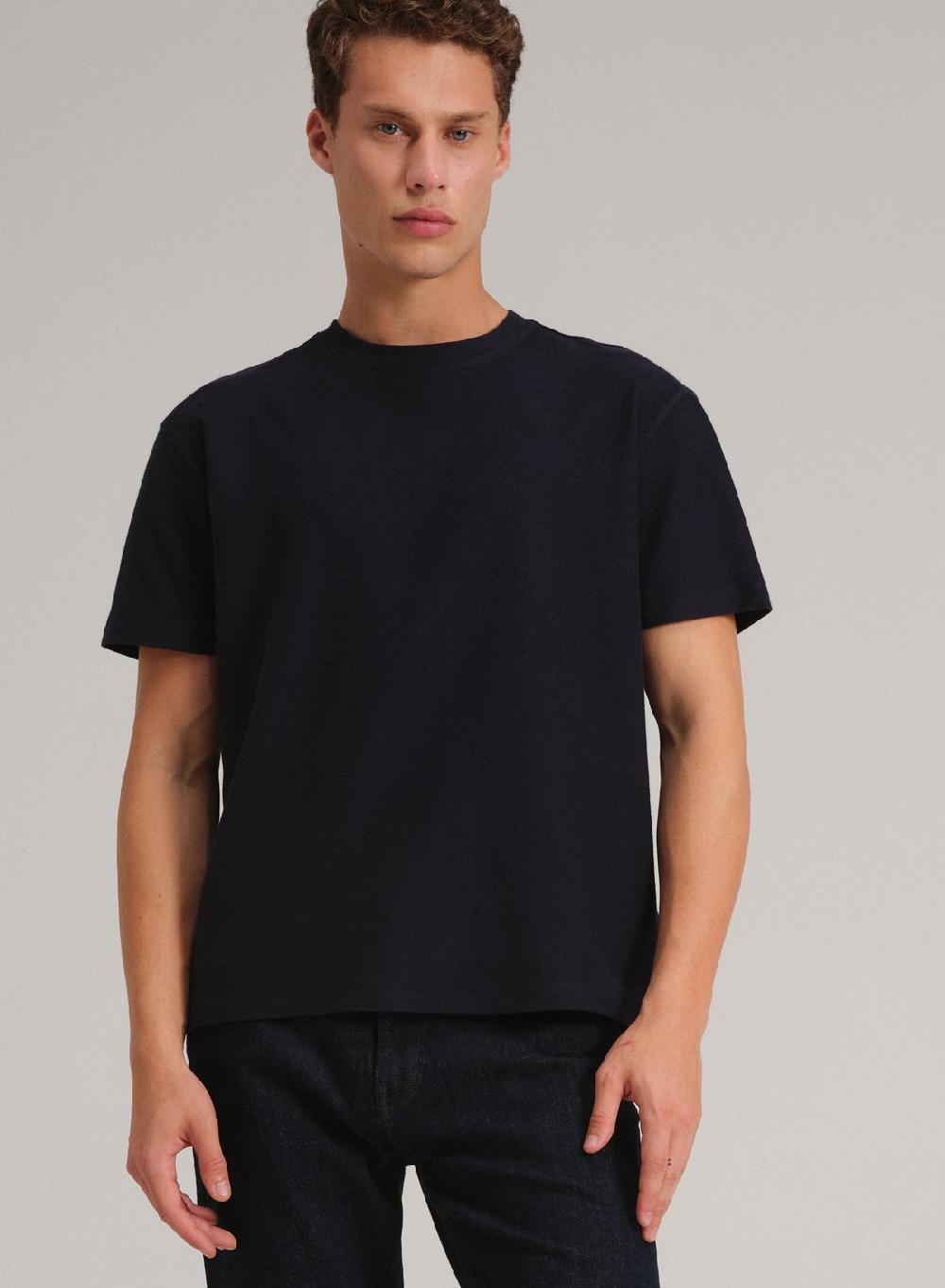 Etiqueta Negra Remera Cuello U French Terry Liviano