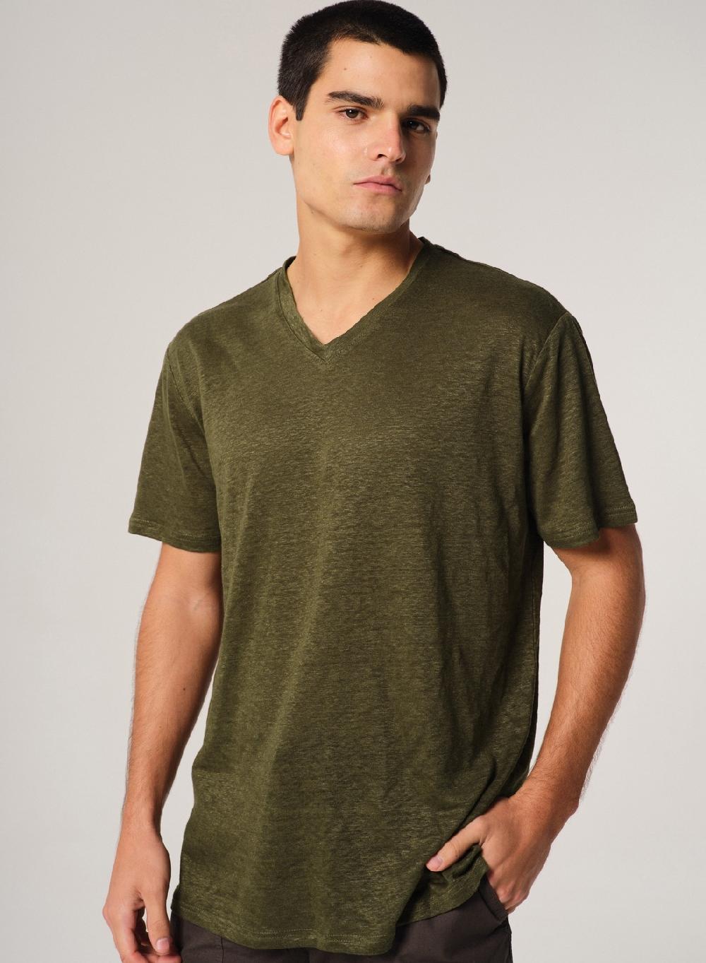 Etiqueta negra Remera Cuello V Manga Corta Lisa Lino