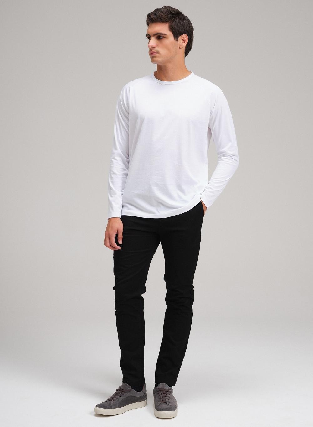 Etiqueta negra Remera raglan cuello U manga larga luxury