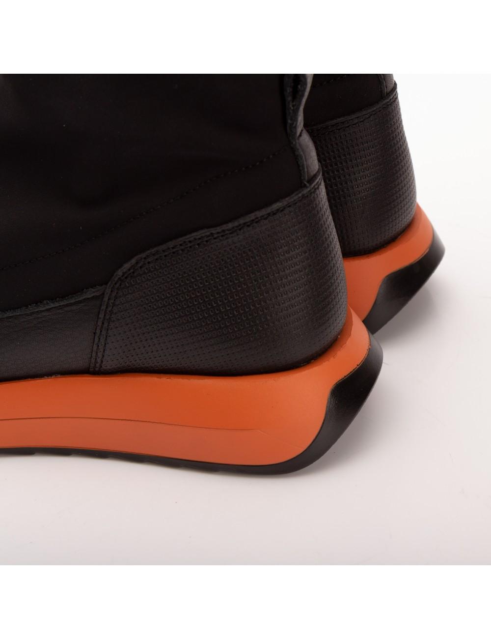 Farrutx MOE Tecno Negro - Piso Naranja