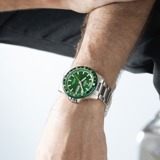 Festina RELOJ FESTINA CALENDARIO TITANIUM F20698/3 VERDE CORREA DE TITANIO HOMBRE