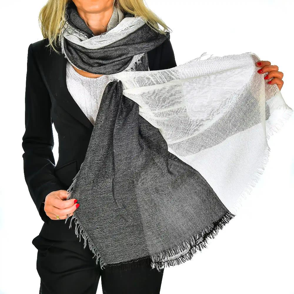 Firenze Artegiani Fular Bufanda Bicolor Doble Solapa Modal Y Lana. Made In Italy