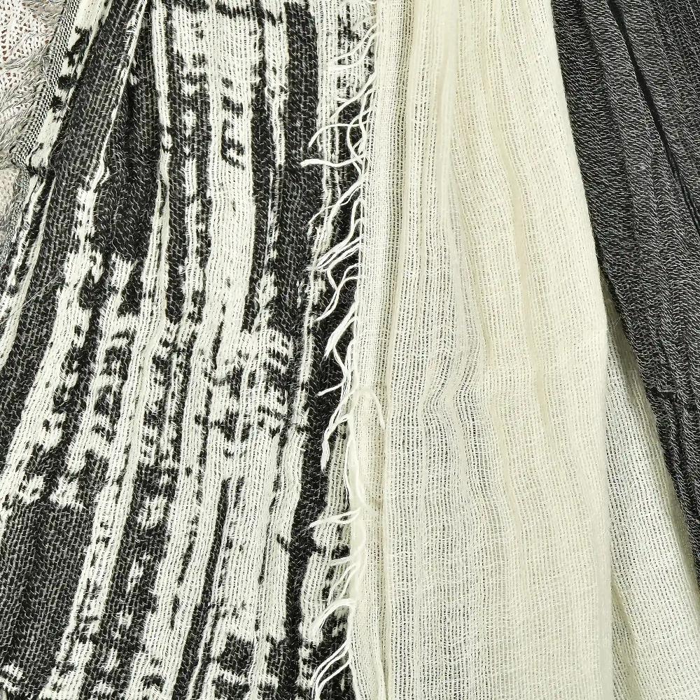 Firenze Artegiani Fular Bufanda Diseño Lineal Doble Solapa Modal Y Lana. Made In Italy