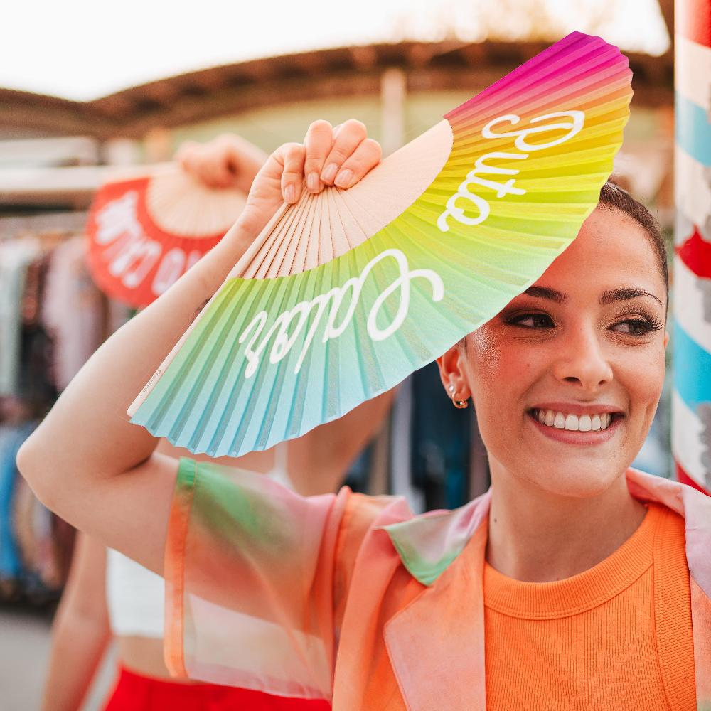 Fisura Abanico "Puto Calor" Arcoíris (brilla En La Oscuridad)