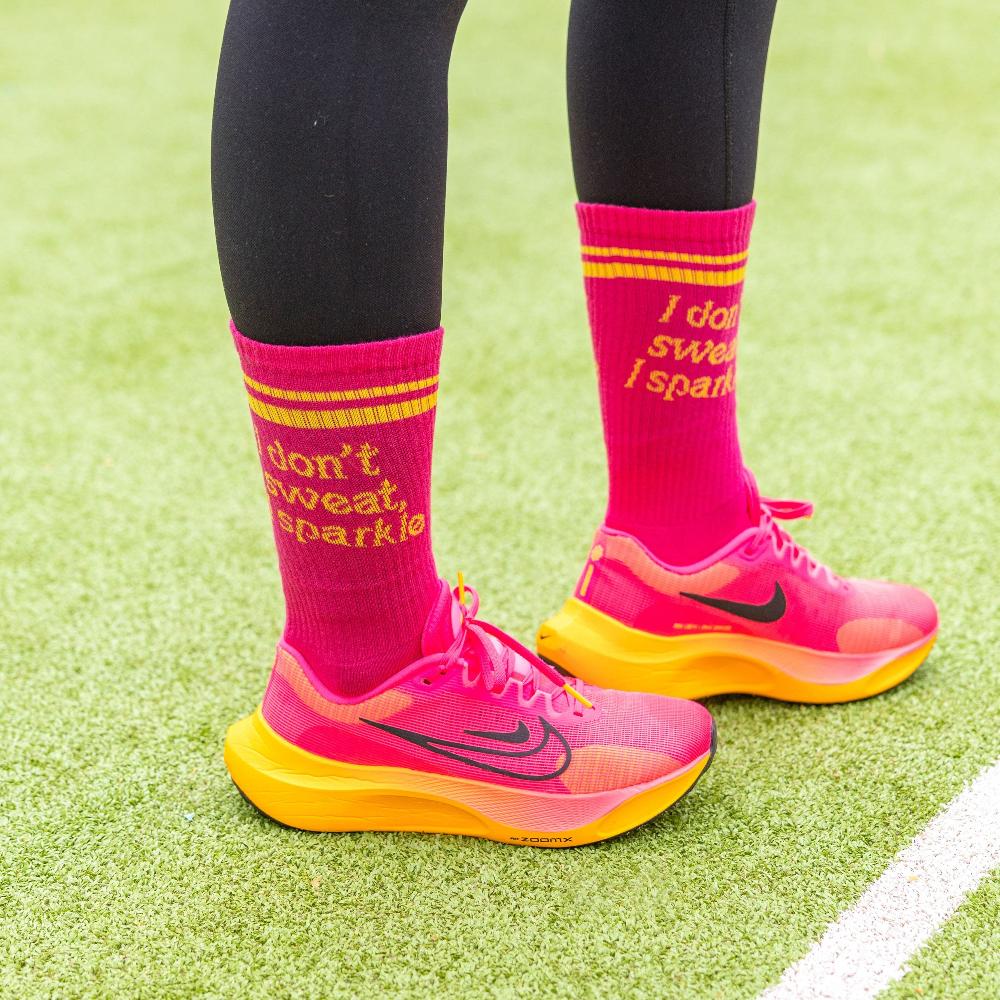 Fisura Calcetines Unisex “I Don't Sweat I Sparkle” Rosa