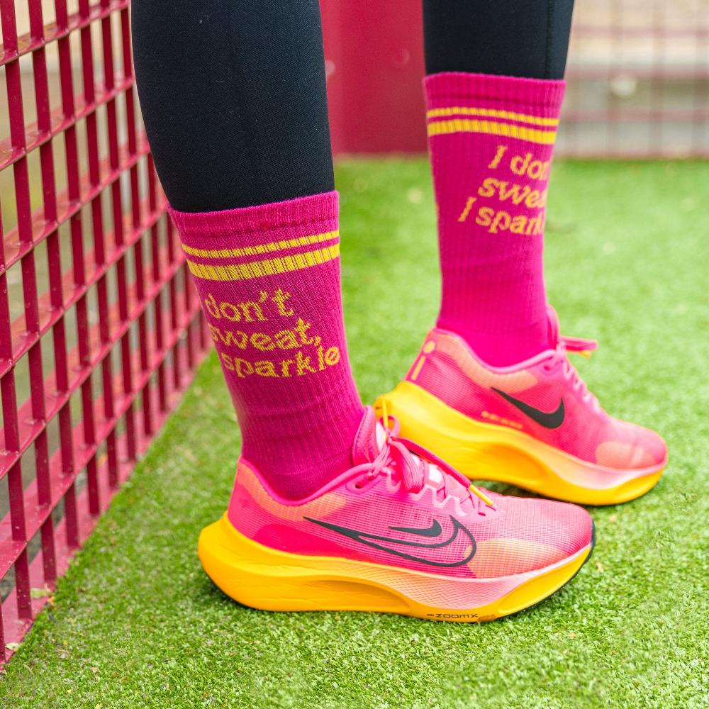 Fisura Calcetines Unisex “I Don't Sweat I Sparkle” Rosa