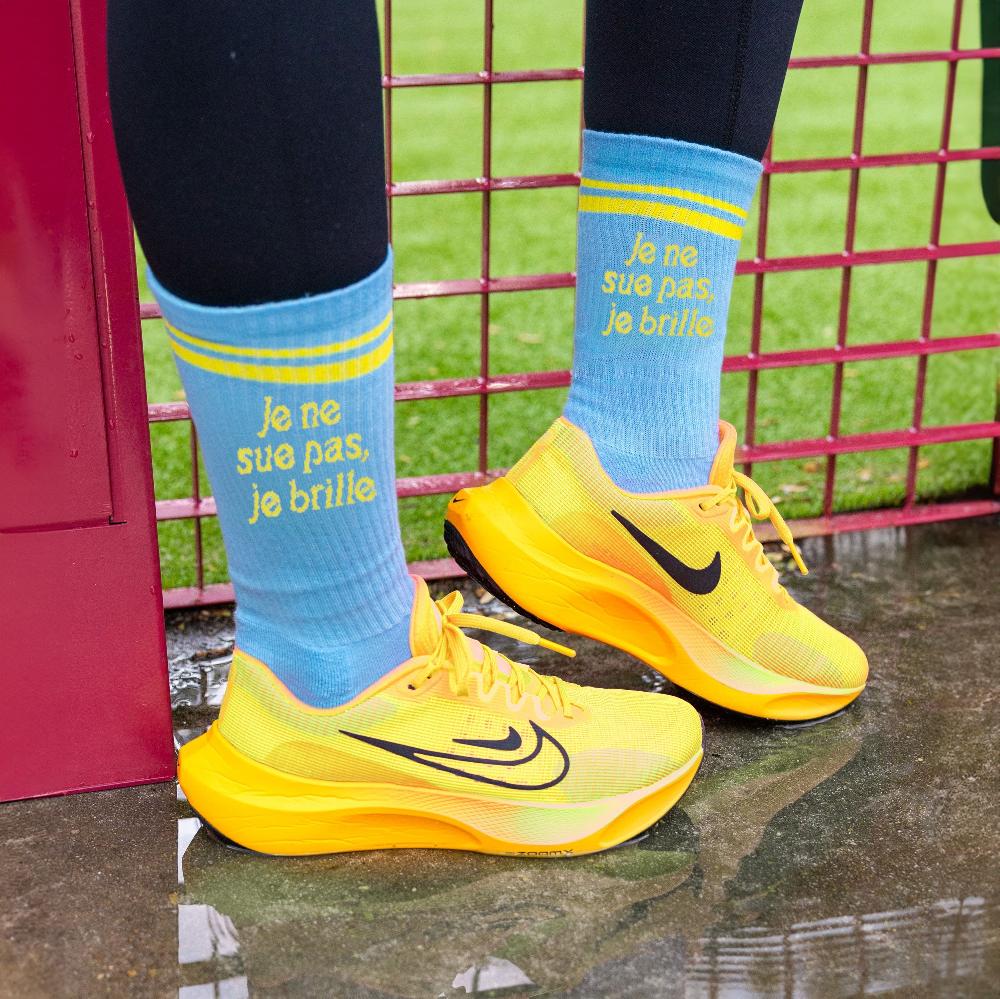 Fisura Calcetines Unisex “Je Ne Sue Pas Je Brille” Azul