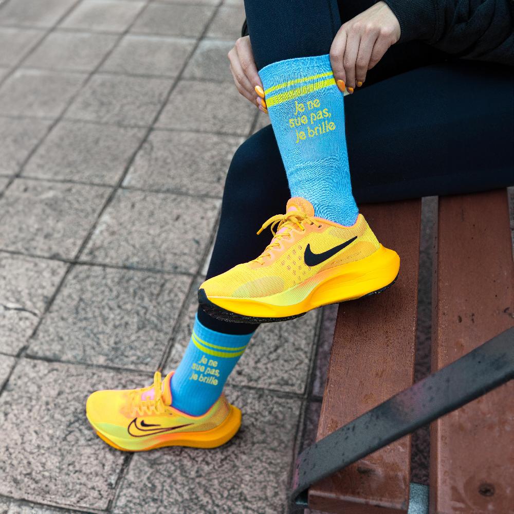 Fisura Calcetines Unisex “Je Ne Sue Pas Je Brille” Azul