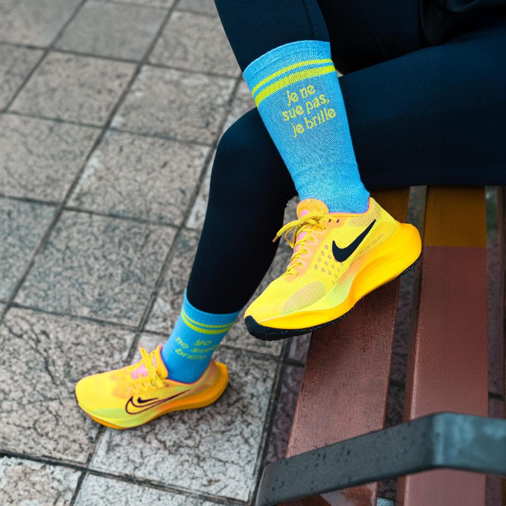 Fisura Calcetines Unisex “Je Ne Sue Pas Je Brille” Azul