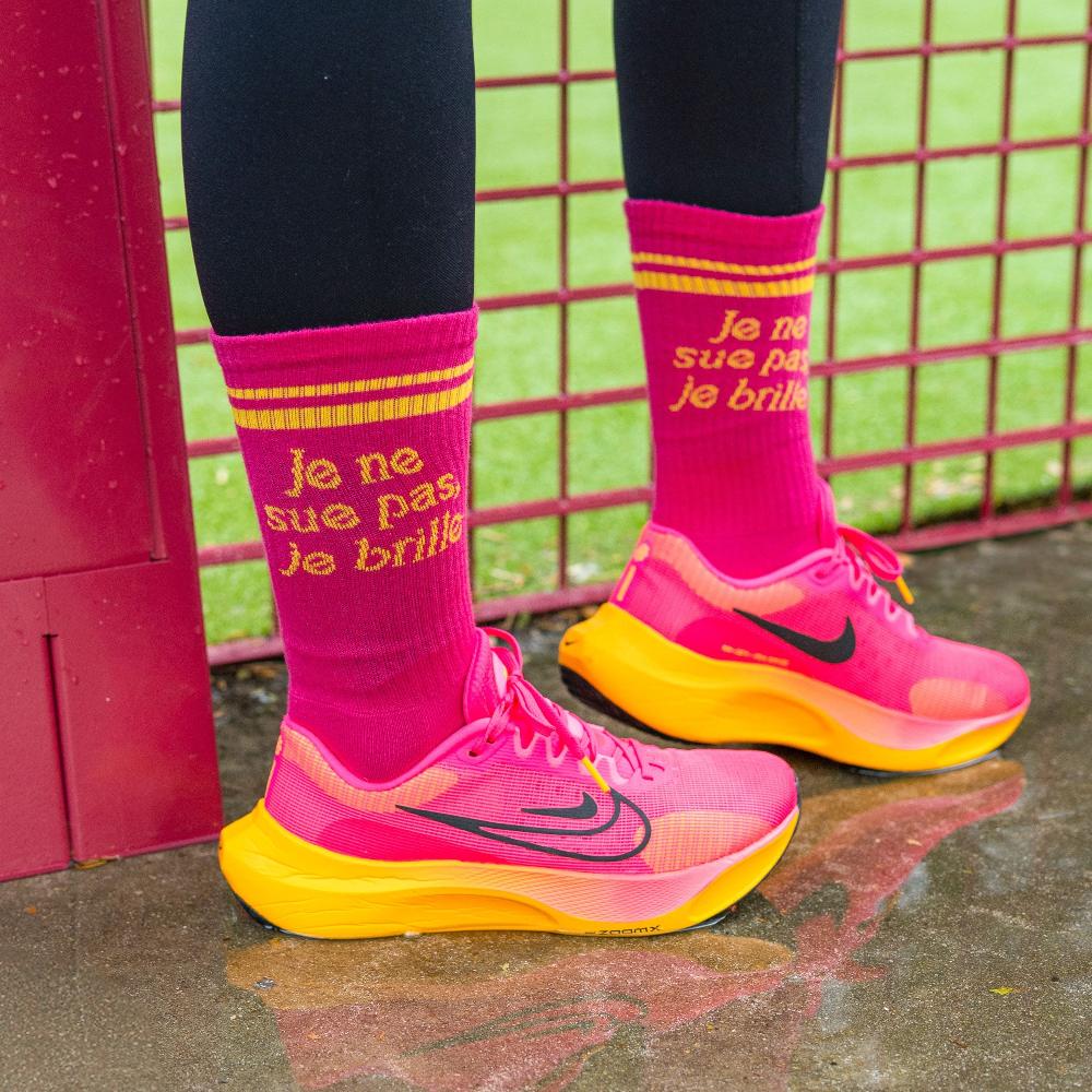 Fisura Calcetines Unisex “Je Ne Sue Pas Je Brille” Rosa