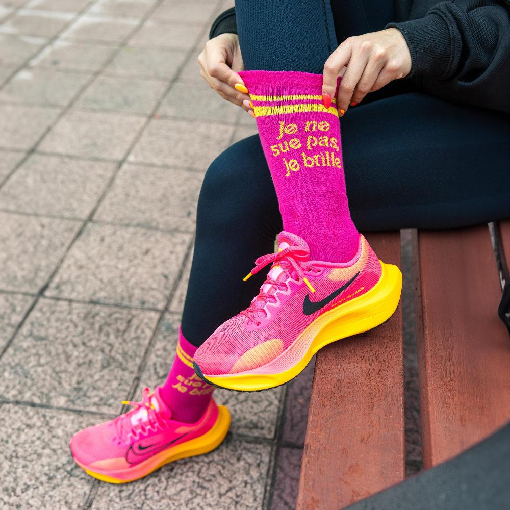 Fisura Calcetines Unisex “Je Ne Sue Pas Je Brille” Rosa