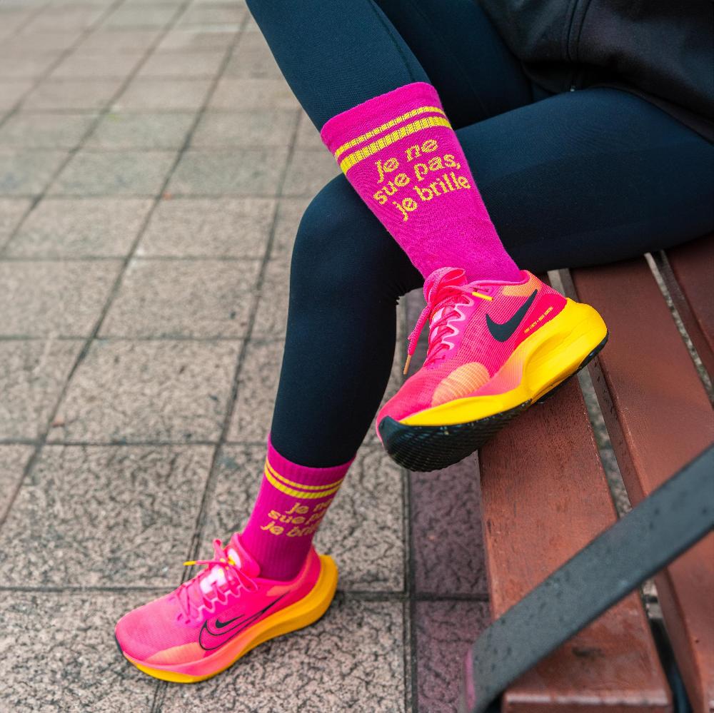 Fisura Calcetines Unisex “Je Ne Sue Pas Je Brille” Rosa
