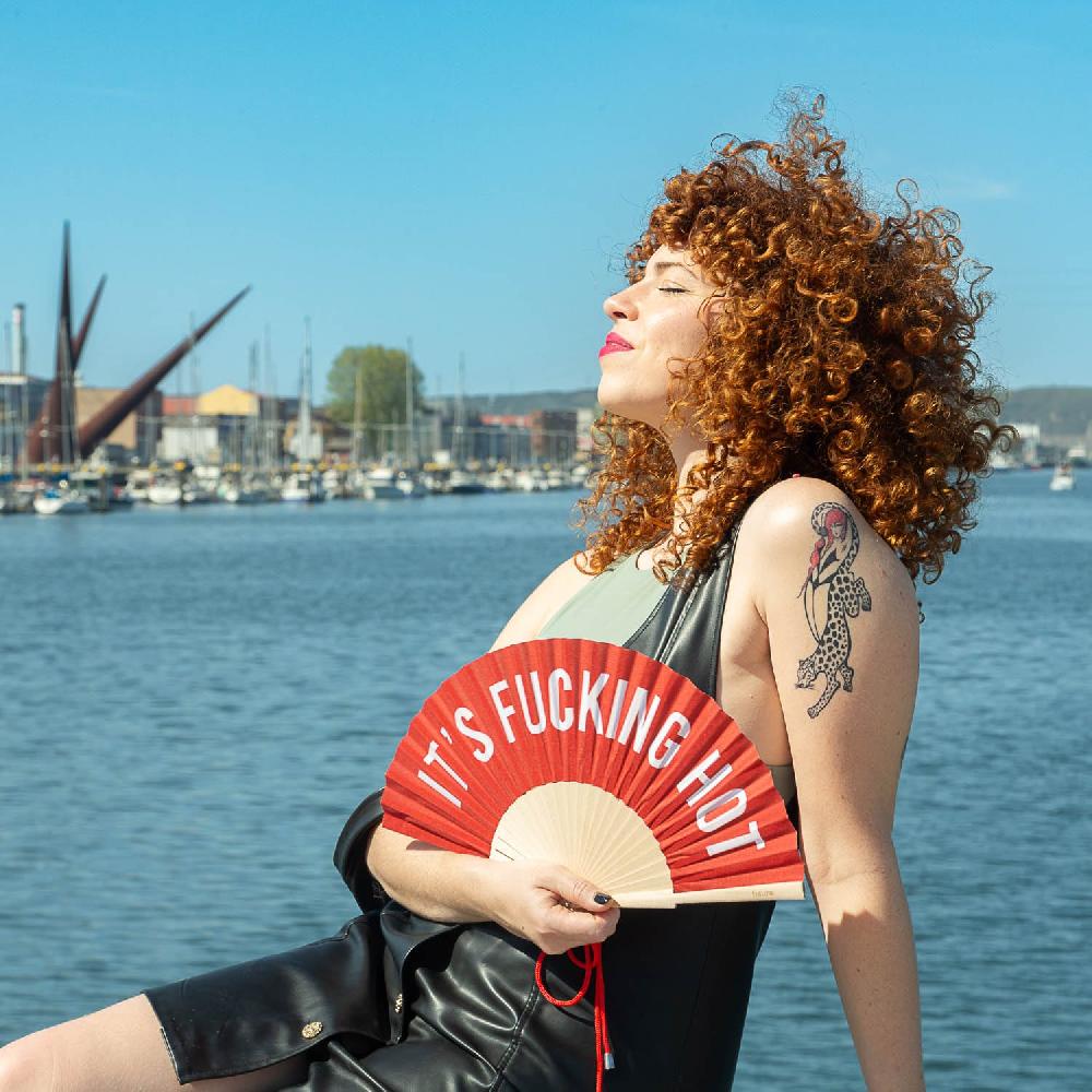 Fisura Abanico "Fucking Hot"