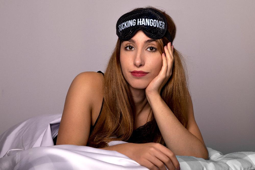 Fisura Antifaz De Gel “Fucking Hangover” Negro