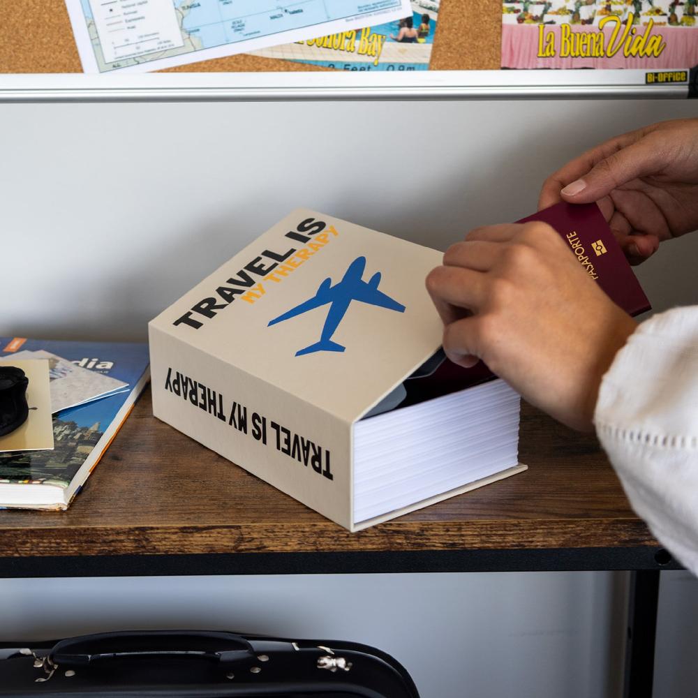 Fisura Caja Fuerte Libro “Travel Is My Therapy”