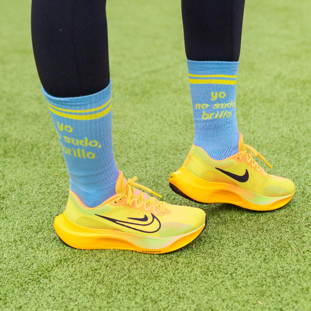 Fisura Calcetines Unisex “Yo No Sudo Brillo” Azul