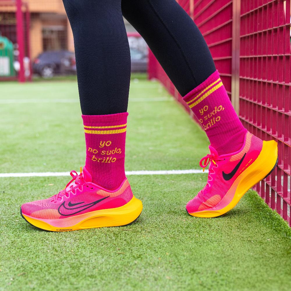Fisura Calcetines Unisex “Yo No Sudo Brillo” Rosa