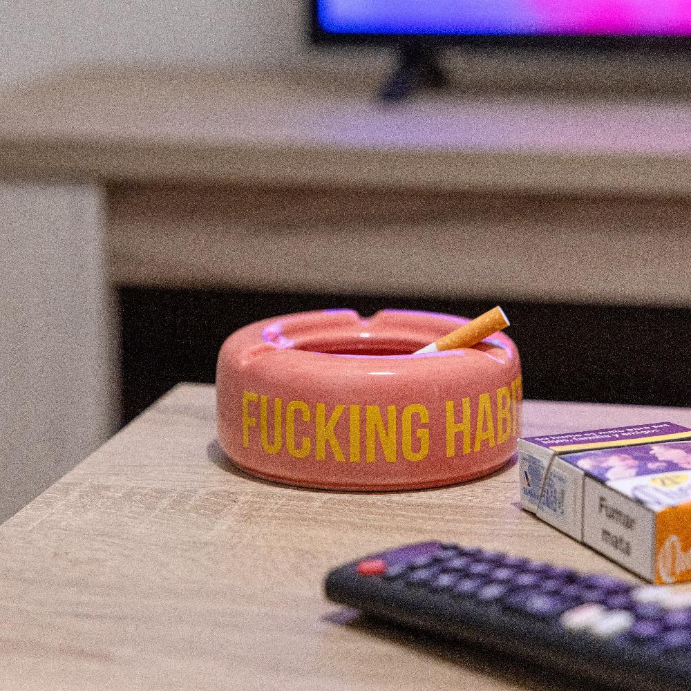 Fisura Cenicero "Fucking Habit” Rosa