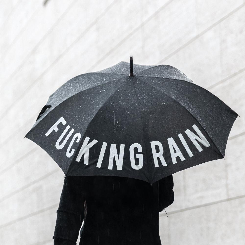 Fisura Paraguas "Fucking Rain"