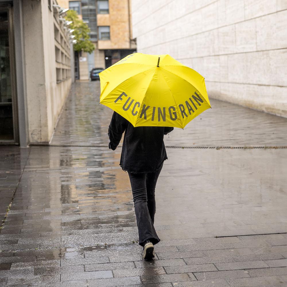Fisura Paraguas "Fucking Rain" Amarillo Reflectante