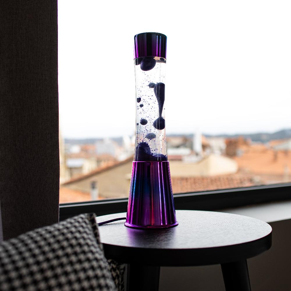 Fisura Lámpara De Lava Con Base Iridiscente Líquido Transparente Y Lava Metálica Morada
