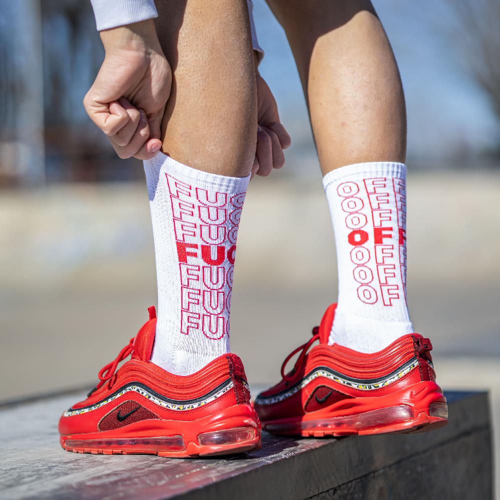 Fisura Par De Calcetines Unisex "Fuck Off" Contornos Rojo