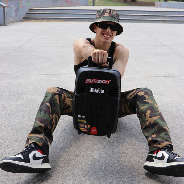 Fussion PBS-8030 Experimenta Un Sonido Infernal DIABLO El Bafle Amplificado De 8" 15 000W P.M.P.O