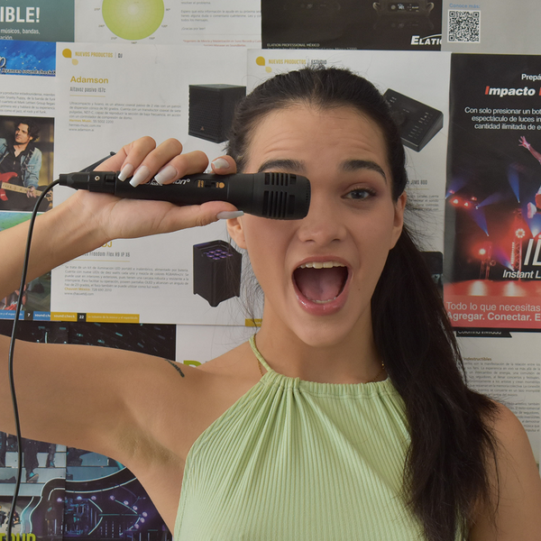 Fussion PBS-8053 BAFLE AMPLIFICADO 8" COSMIC 10 000W P.M.P.O