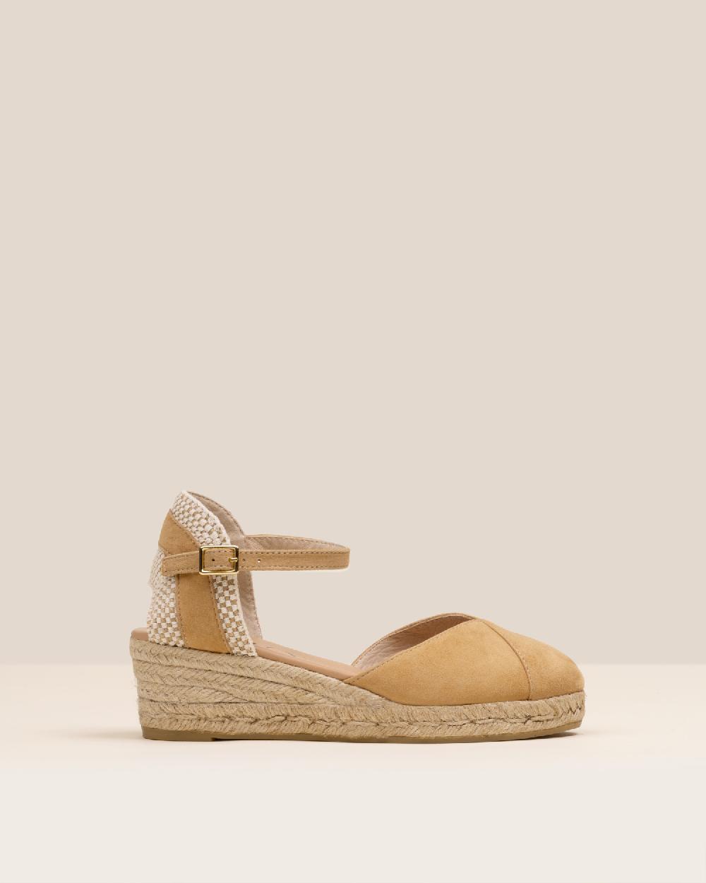 Gaimo espadrilles Copita CamelloAlpargatas de cuña en piel con escote pico