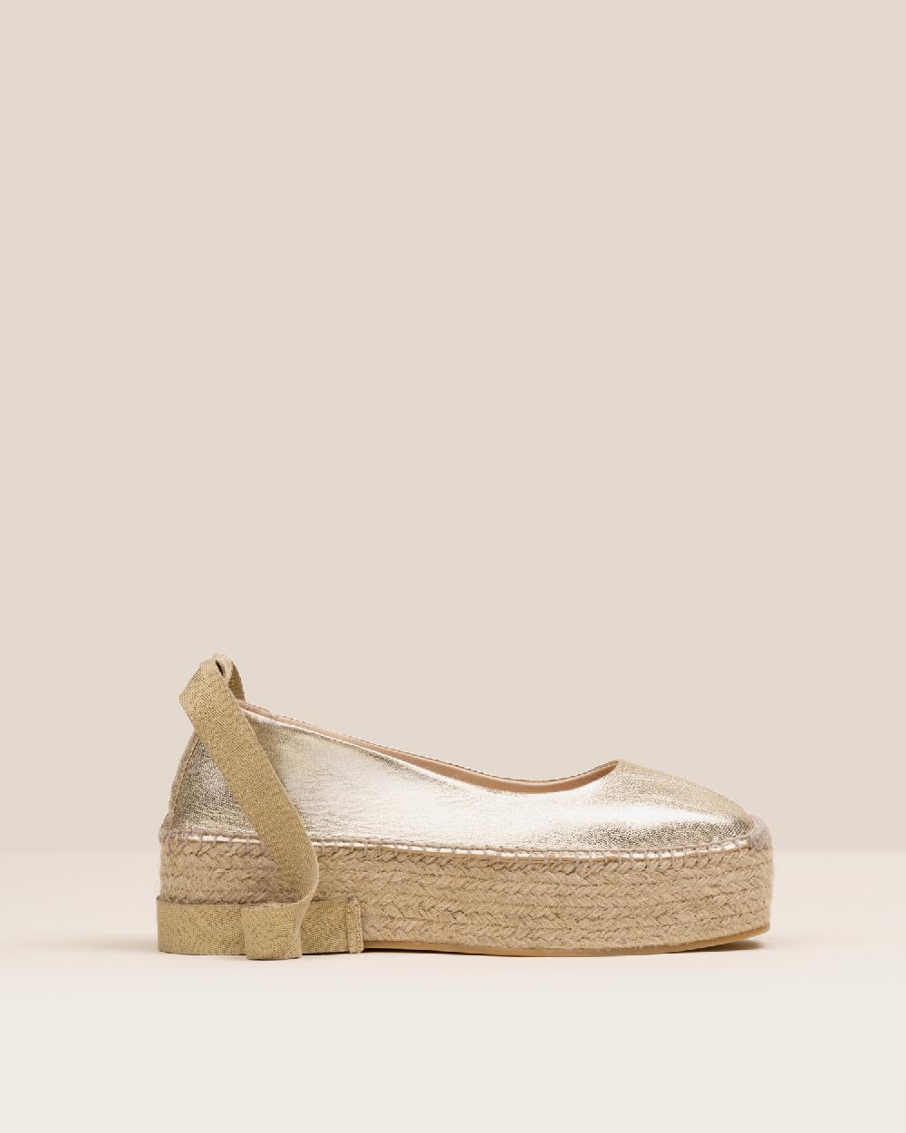 Gaimo espadrilles Mitsy CarraraBailarinas con plataforma de yute en piel grabada con cintas