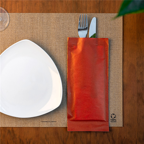 Garcia De Pou SERVILLETAS BLANCAS ENF. 'D.POINT' 32x40 CM 'JUST IN TIME CLOSED' 40 + 10PE G/M2 11x25 CM ROJO KRAFT VERJURADO (300 UNID.)