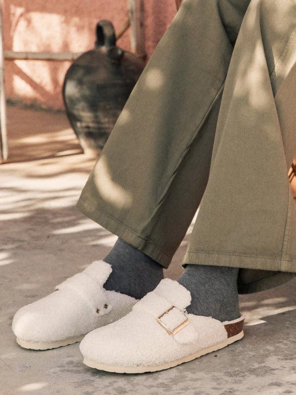 Genuins IZAR VEGAN FAWX SHEEPSKIN NATURAL