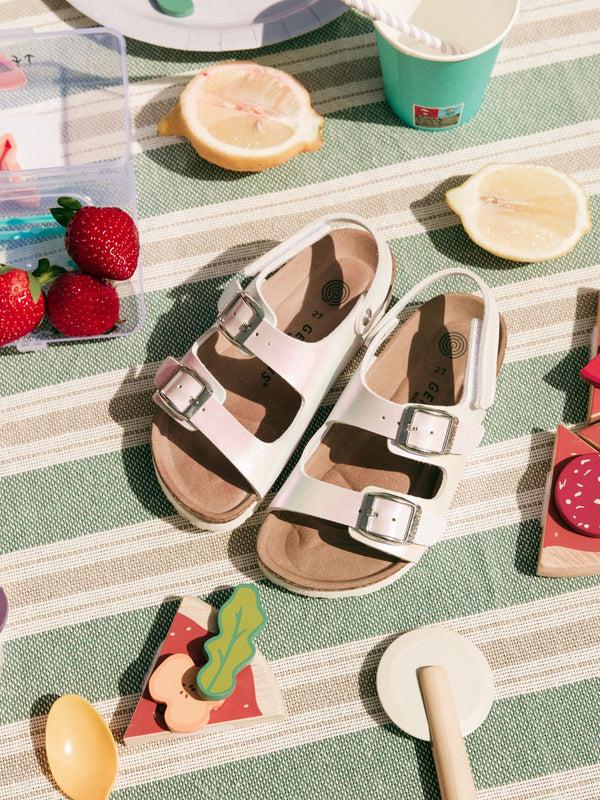 Genuins KINDU MOON IRIDESCENT