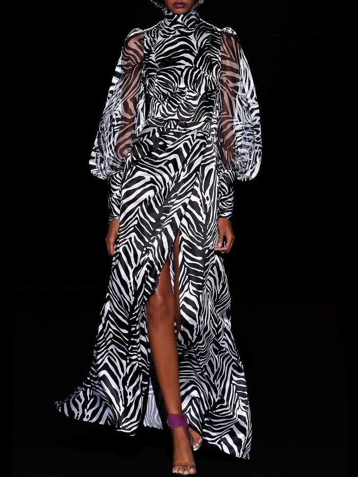 Hannibal laguna Look 10 CEYLAN | Satin estampado cebra blanco y negro